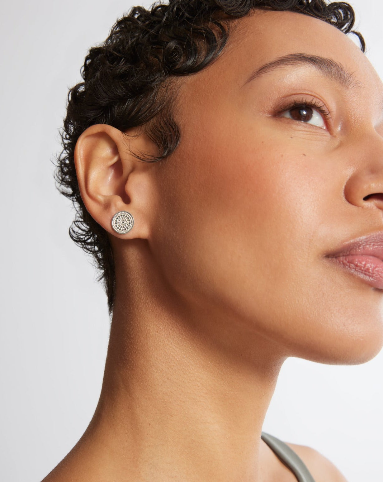 Anna Beck Contrast Dotted Stud Earrings - Silver
ER10544-SLV