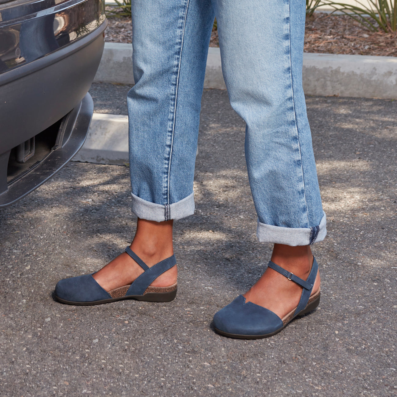 Dansko Rowan Navy Milled Nubuck
