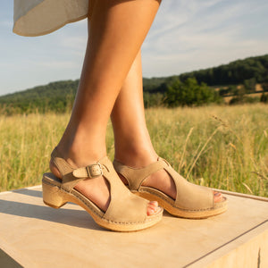 Dansko Laverne Sand Milled Nubuck Sandal