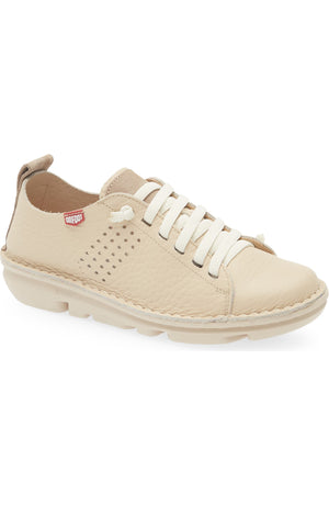On Foot Style 30250 Silken Low Top Sneaker Beige