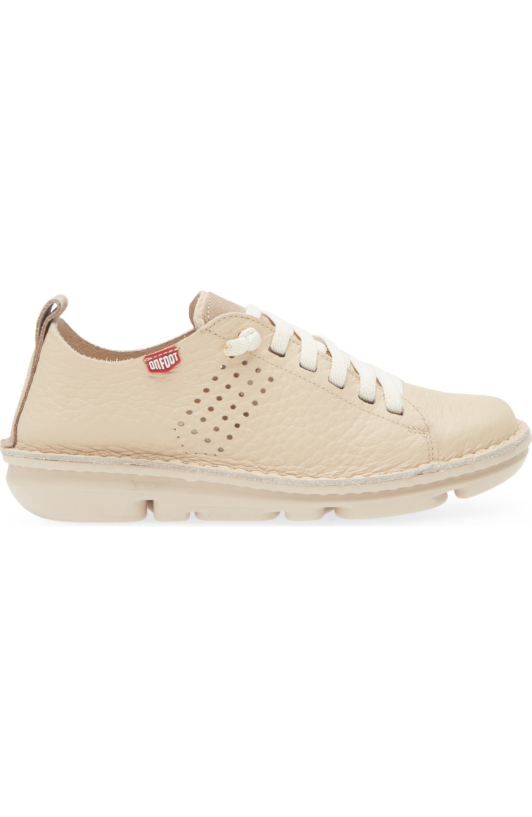On Foot Style 30250 Silken Low Top Sneaker Beige