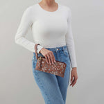 Hobo Vida Wristlet Country Road Bloom C